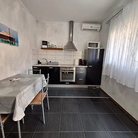 Apartment Ana *